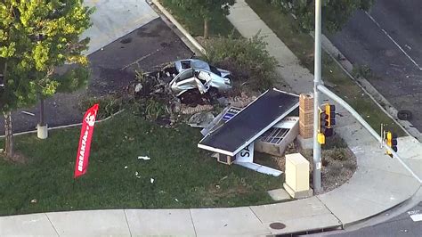 Woman killed, child hospitalized after single-vehicle crash in Aurora